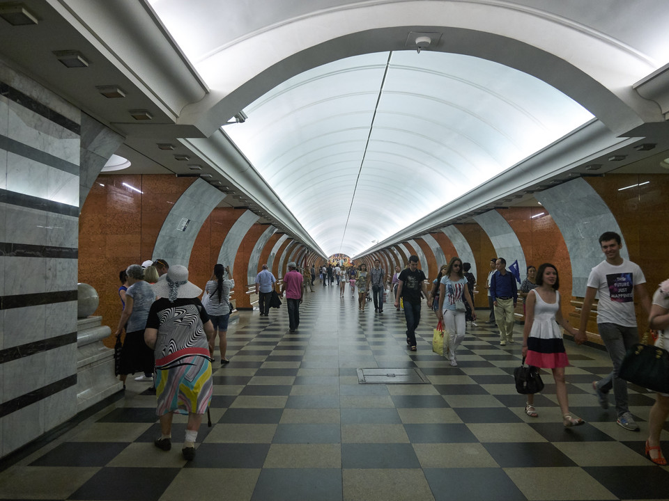 20130609-152635•Park Pobody Metro•Vorob’yovo•Moscow•Russia